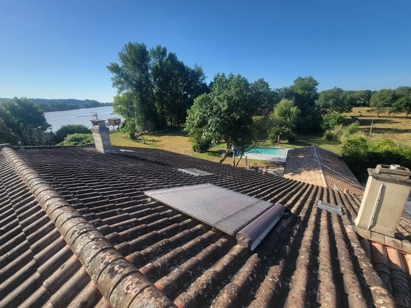 Avant — Toiture tuiles
